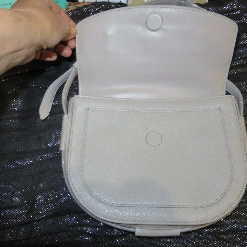 Tory Burch Pebbled Leather Saddle Crossbody Bag French Gray w/ Lock NWT $495 - Picture 6 of 10